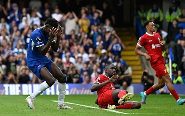 “Liverpul”la “Çelsi”dən mövsümə 1 xallıq start 