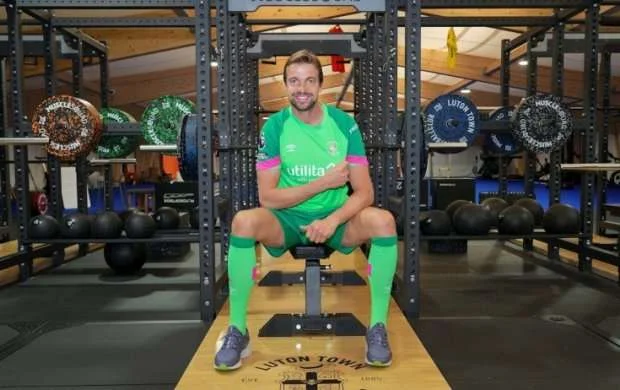 35 yaşlı Krul İPL klubunda - RƏSMİ 