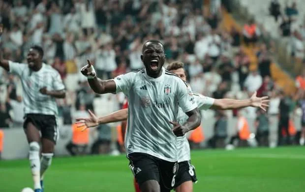 “Başakşəhər” uduzdu, “Beşiktaş” xal itirdi 