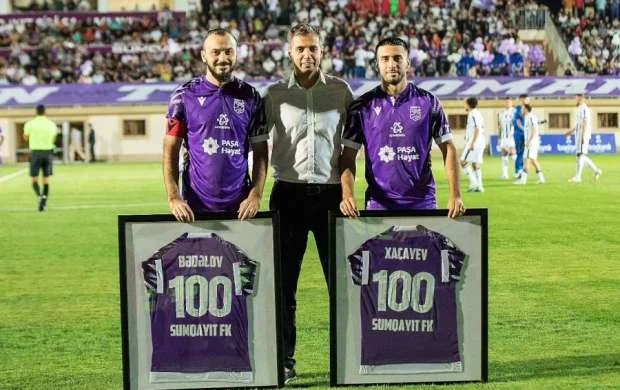 “Sumqayıt”ın iki oyunçusu 100-ü keçdi 