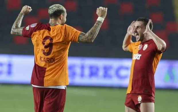 “Qalatasaray”dan darmadağın 