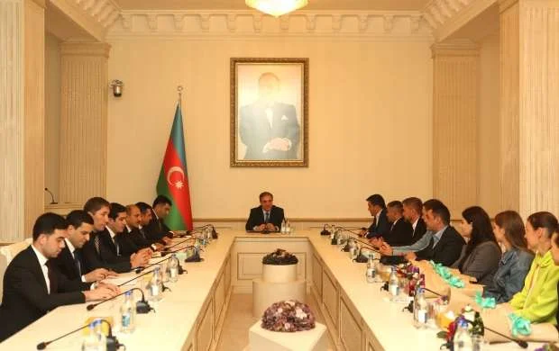 Gəncənin icra başçısı “Gəncə”nin üzvləri ilə görüşdü 