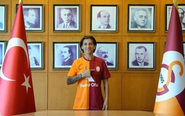 Millimizin üzvü “Fənərbağça”nı “Qalatasaray”a dəyişdi 