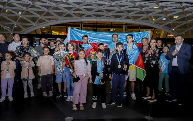 Avropa çempionları Bakıya qayıtdılar 