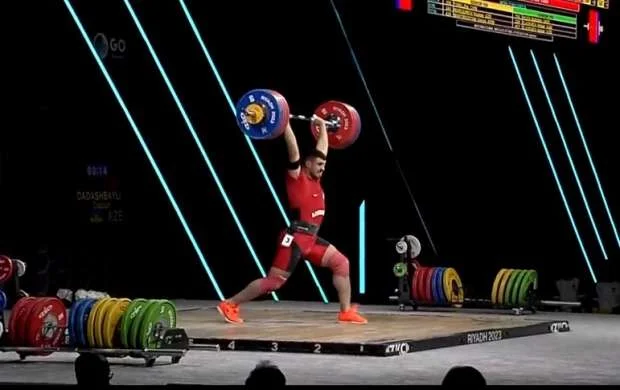 Dadaş Dadaşbəylidən dünya çempionatında 3 bürünc medal 