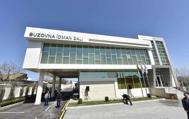 Keçmiş işçiləri “Buzovna İdman Zalı”nı məhkəməyə verdi 