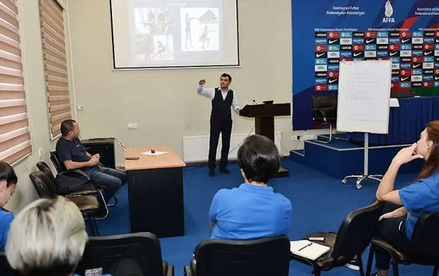 Qadın məşqçilər üçün UEFA A kursu 