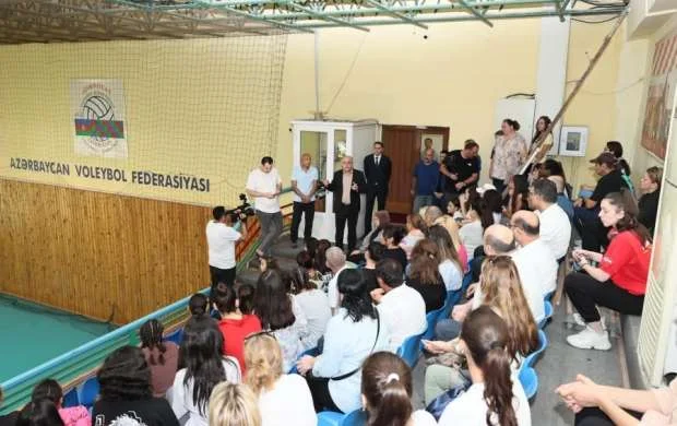 Federasiya prezidenti milli üzvləri və onların valideynləri ilə görüşdü 