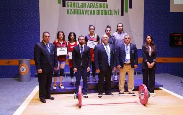 Azərbaycan birinciliyi qadınların yarışı ilə start götürdü 