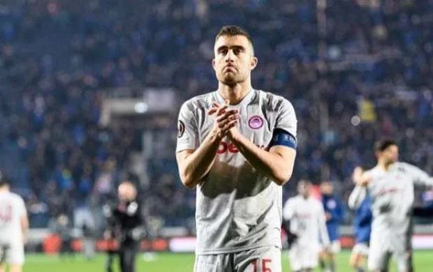 Almaniya nəhəngi klubsuz futbolçunu heyətinə qatacaq 