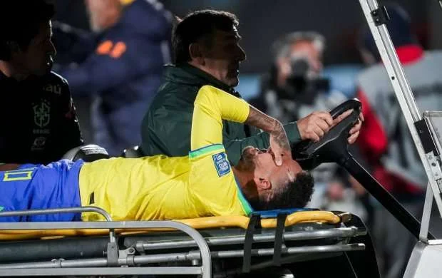 Neymar ağır zədə aldı, Braziliya uduzdu 