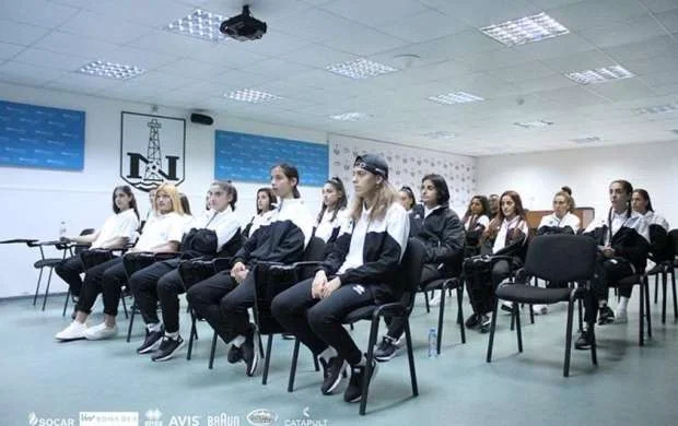 “Neftçi”nin məşqçi və futbolçu heyəti üçün seminar 
