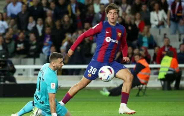 "Barselona"nın 17 yaşlı vunderkindi: "La Masia hələ də işləyir" 