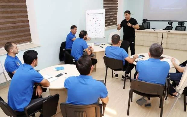Millimizin sabiq üzvləri üçün UEFA A kursu başladı 