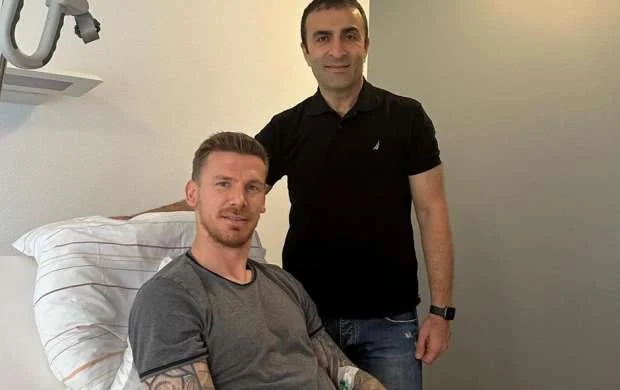 “Fənərbaxça"nın futbolçusu əməliyyat olundu 