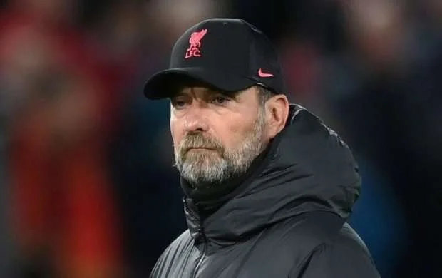 Klopp Didye Deşamı sərt tənqid etdi: "Üzümü ona tutub deyirəm..." 