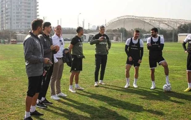 "Neftçi"nin yeni idman direktoru komanda ilə görüşdü 