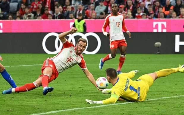 “Bayern”dən 8 qolluq darmadağın 