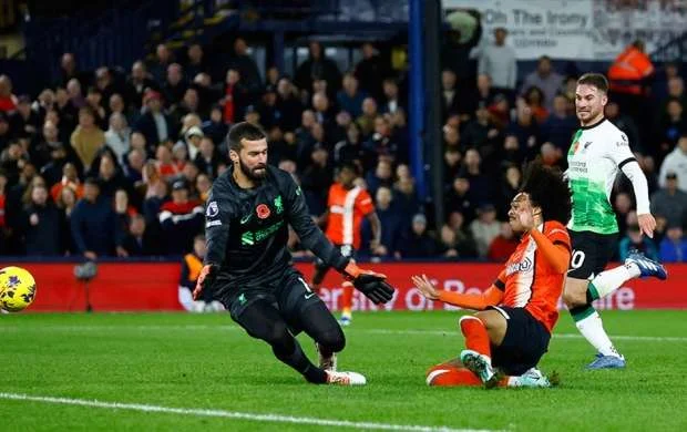 “Aston Villa” uduzdu, “Liverpul” xal itirdi 