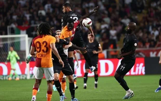 “Qalatasaray”a ilk məğlubiyyəti Dadaşovlu “Hatayspor” yaşatdı 