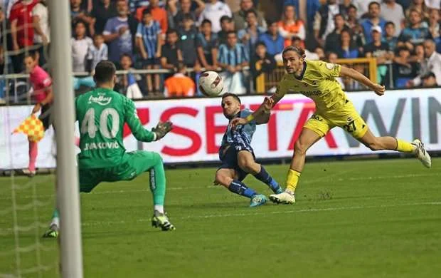 “Fənərbaxça” xal itirdi, “Beşiktaş” qalib gəldi 