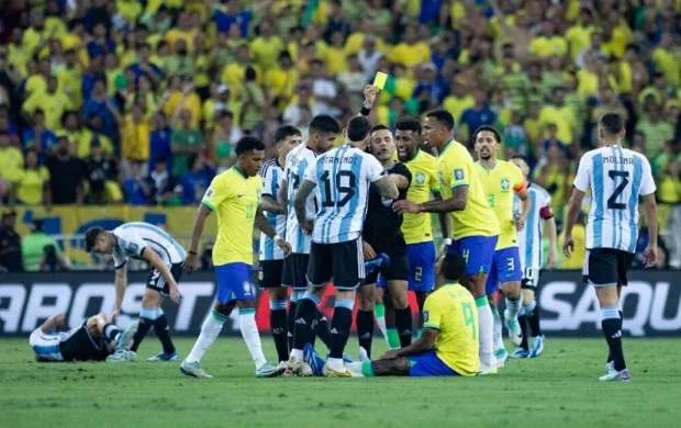 Braziliya - Argentina qarşılaşmasında qan düşdü - VİDEO 