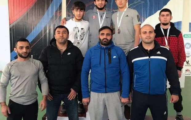 Güləş üzrə Bakı çempionları müəyyənləşib 