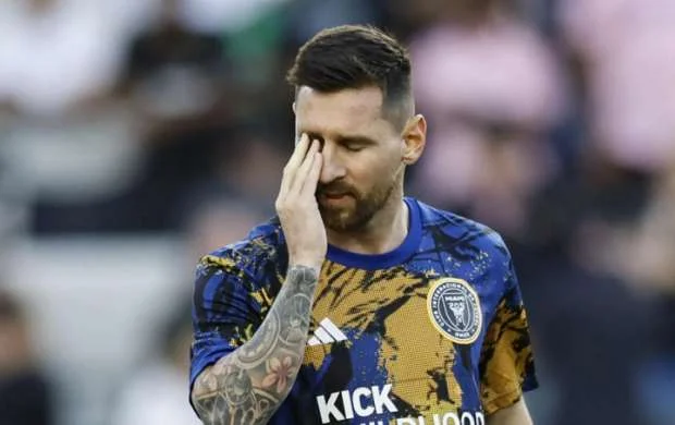 Fransalı futbolçu Messini təhqir etdi 