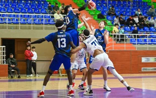 “Xəzri” çempionatın vahid lideri oldu 