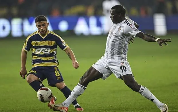 “Beşiktaş” səfərdə xal itirdi 