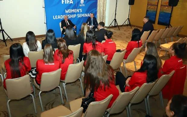 AFFA prezidenti milli üzvləri ilə görüşdü 