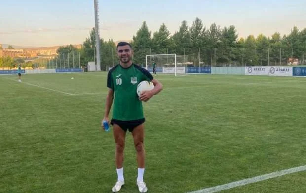 İsgəndərlinin komandası xal itirsə də, zirvədə qaldı 