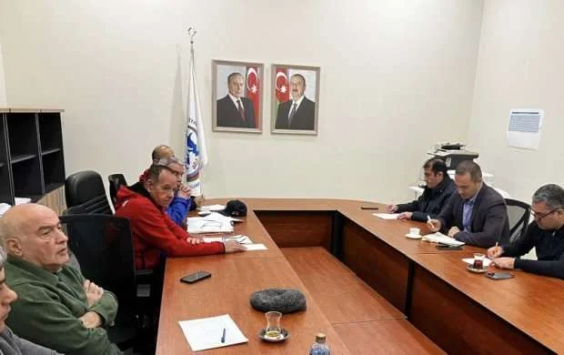 Federasiyada milli komandaların məşqçiləri ilə görüş keçirildi 