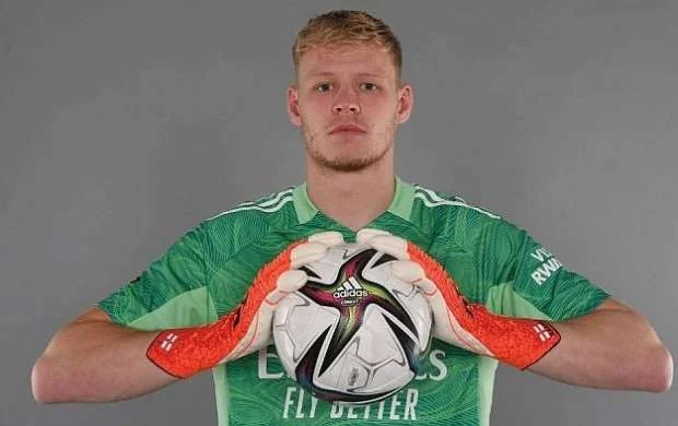 "Çelsi" "Arsenal"ın qapıçısını ələ keçirir 