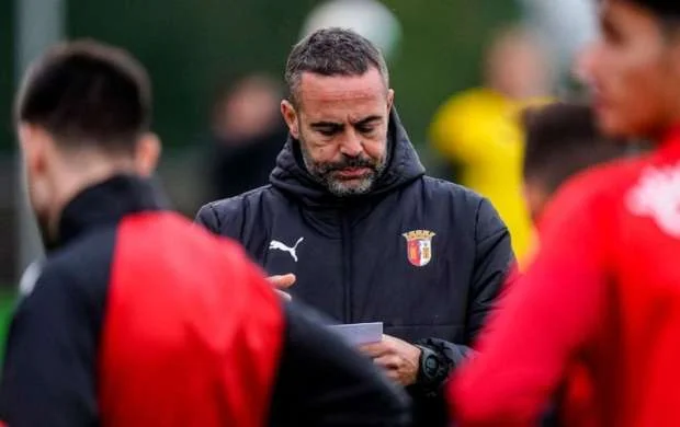 "Qarabağ"ın rəqibinin baş məşqçisi yeni transfer istəmir - AÇIQLAMA 