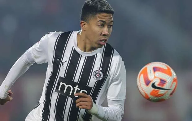 “Neftçi”nin sabiq futbolçusu “Beşiktaş”da? 