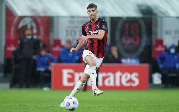 "Milan" futbolçusunu La Liqadan geri qaytarır 