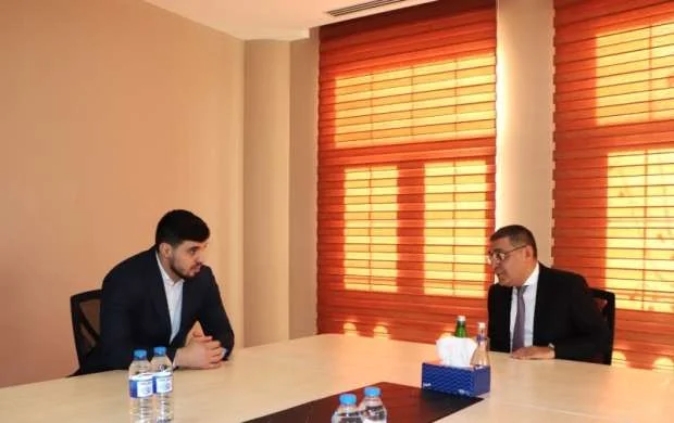 Kamran Nəbizadə uğur qazanan atletlə görüşdü 