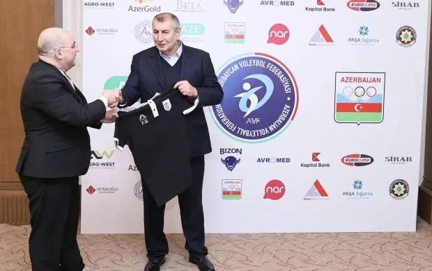Qarayev yenidən Azərbaycan millisinin baş məşçqisi təyin olundu 