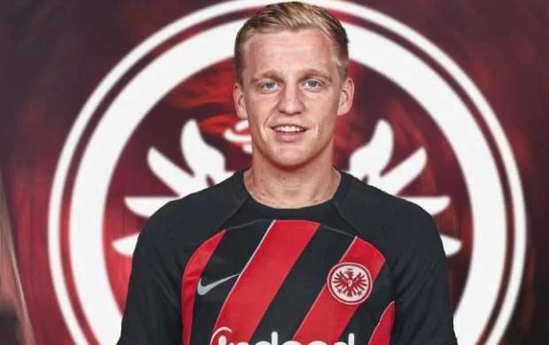 “Mançester Yunayted”in futbolçusu rəsmən “Ayntraxt”da 
