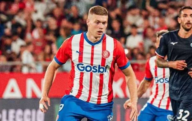 Ayın ən yaxşı futbolçusu ukraynalı oldu 