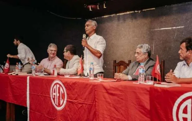 Romario bu klubun prezidenti oldu - RƏSMİ 