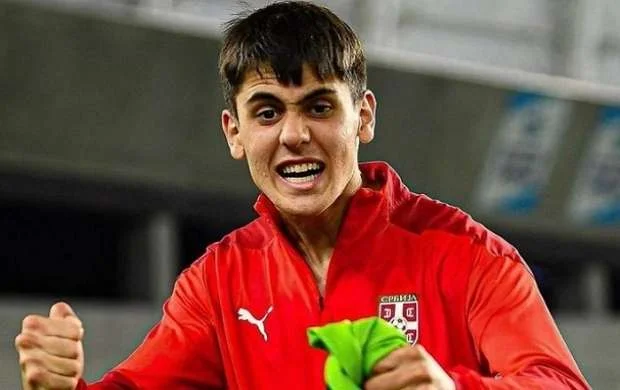 İtaliya nəhəngi serb futbolçu ilə anlaşdı 
