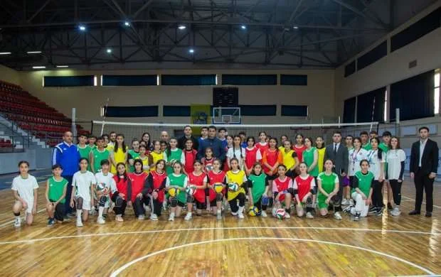 Federasiya rəhbərliyi Gəncədə gənc voleybolçularla görüşüb 