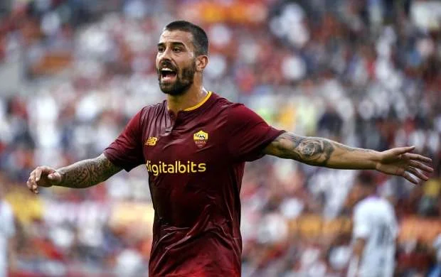 "Qalatasaray" "Roma"nın futbolçusuna elçi düşdü 