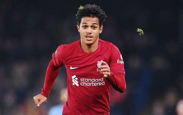 “Liverpul” futbolçusunu yenidən icarəyə verdi 