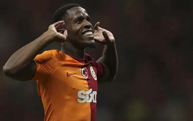 “Qalatasaray”da növbəti ayrılıq dalğası 
