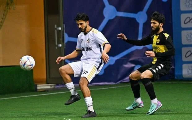 Çempion ilk məğlubiyyətini aldı 