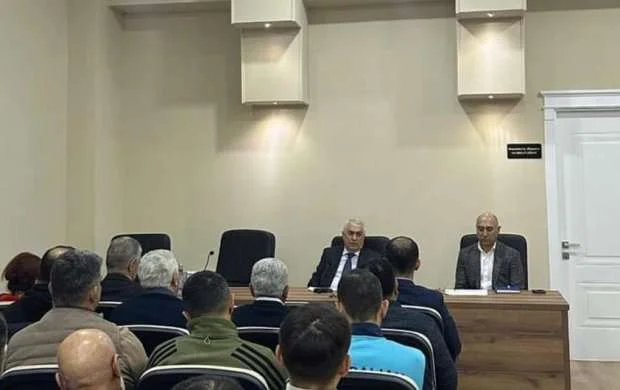 Cavid Qurbanov məşqçilərlə görüşüb 