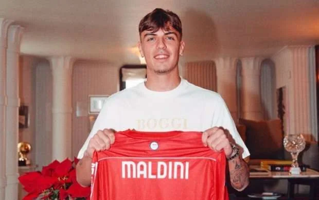 Maldini "Montsa"da - RƏSMİ 